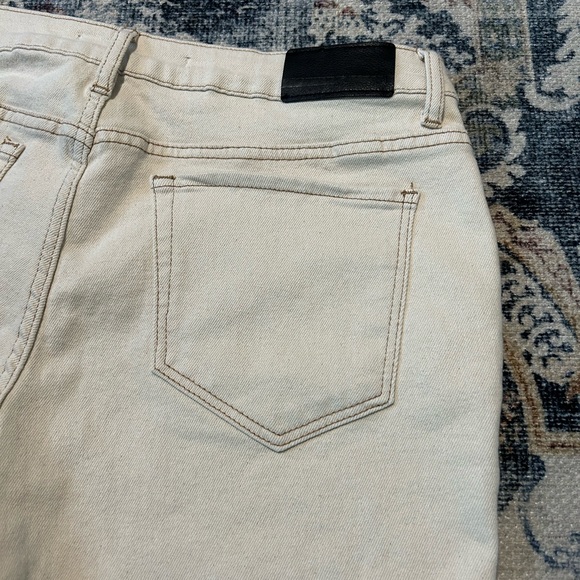 !iT “Helena” High Rise Shorts - Picture 4 of 6